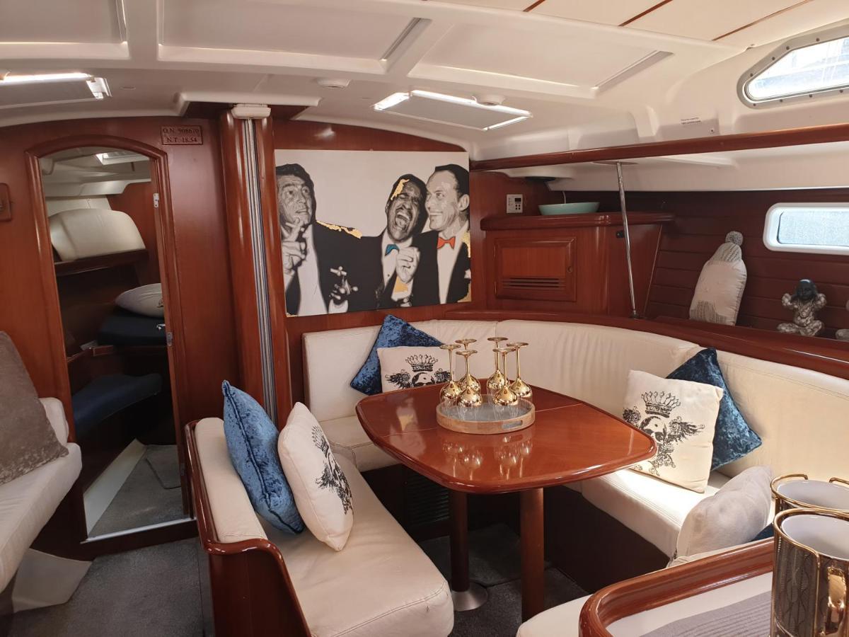 Luxury Yacht Stay "White Dove" Sleeps 6 Gibraltar Exteriér fotografie