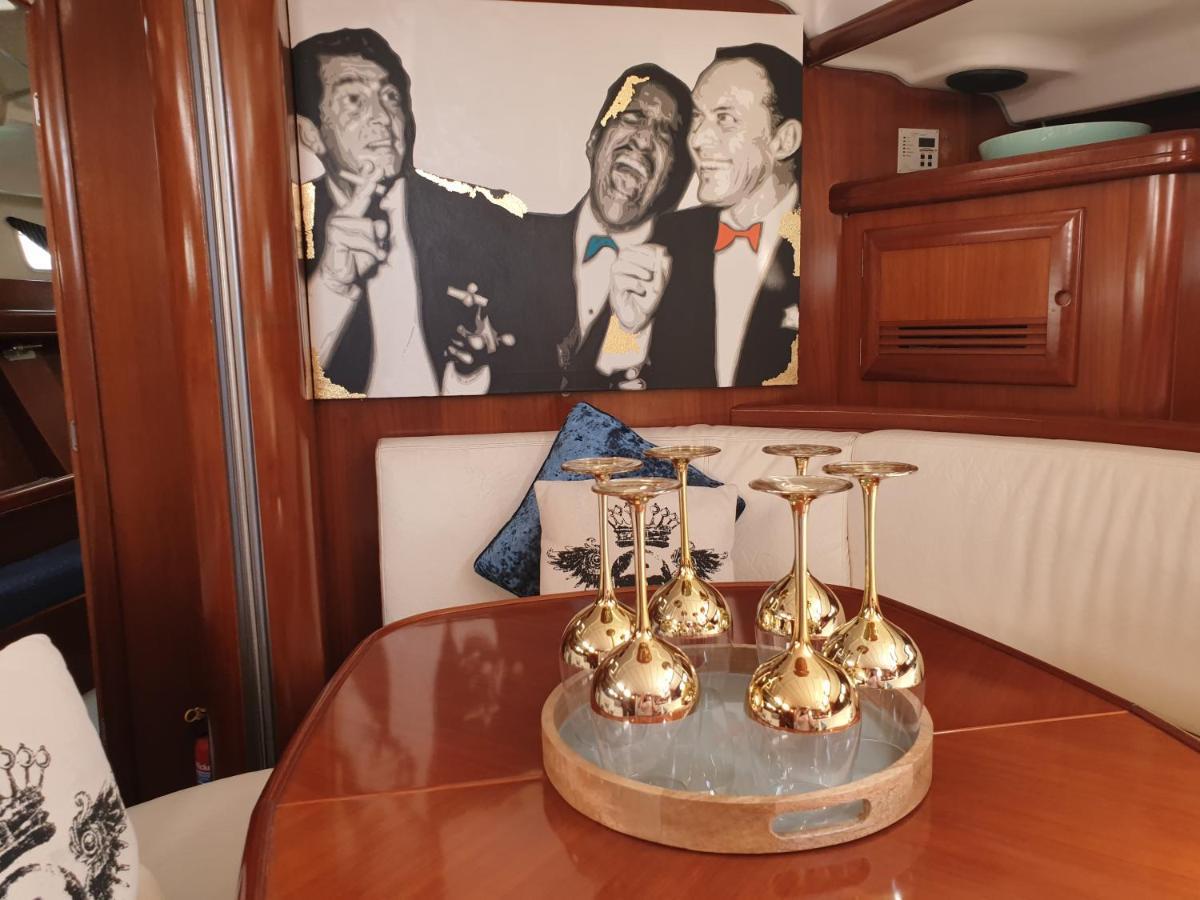 Luxury Yacht Stay "White Dove" Sleeps 6 Gibraltar Exteriér fotografie