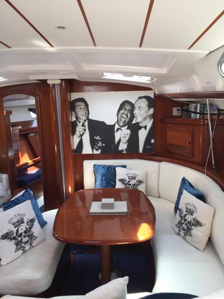 Luxury Yacht Stay "White Dove" Sleeps 6 Gibraltar Exteriér fotografie
