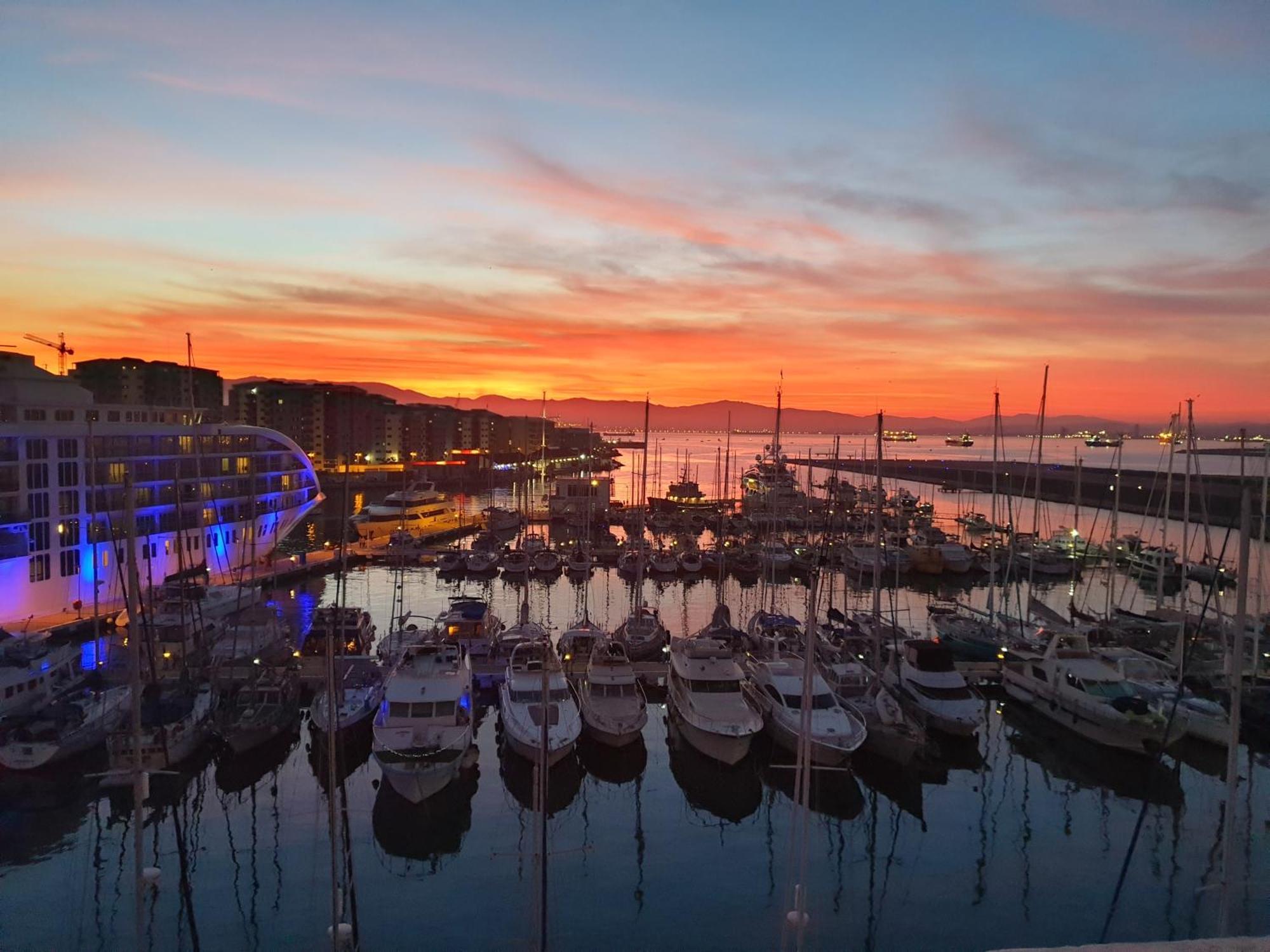 Luxury Yacht Stay "White Dove" Sleeps 6 Gibraltar Exteriér fotografie