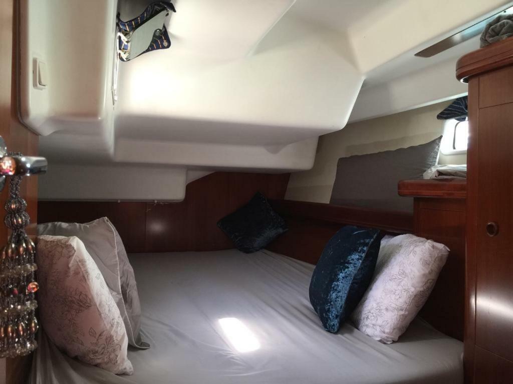 Luxury Yacht Stay "White Dove" Sleeps 6 Gibraltar Exteriér fotografie